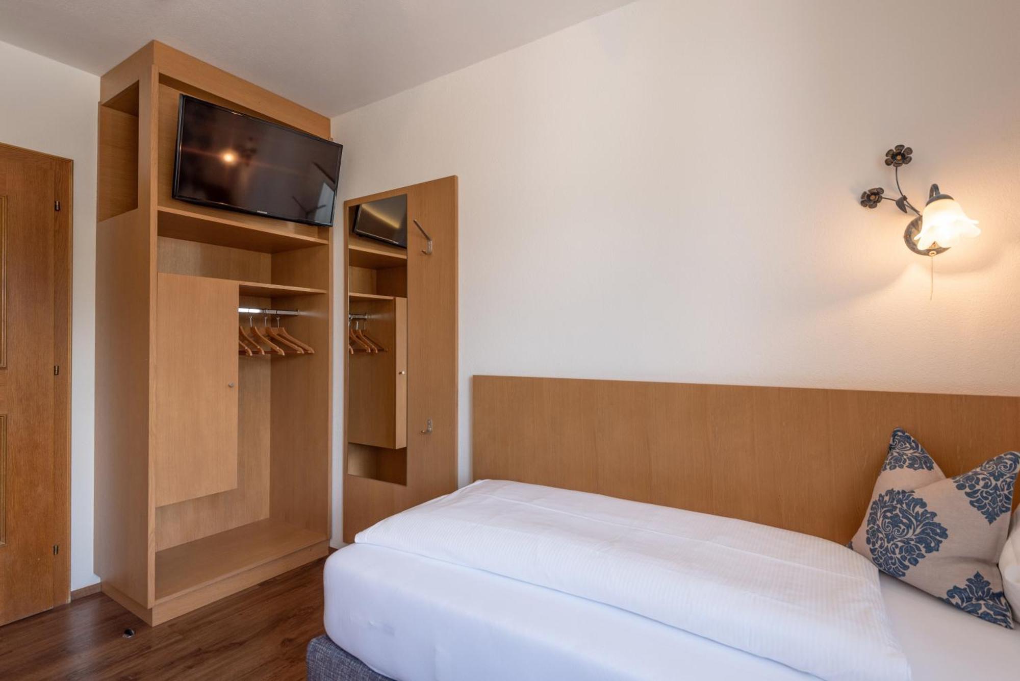 Hotel Tiroler Stuben Worgl Exterior photo